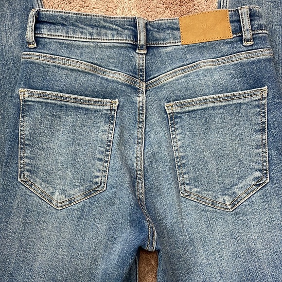 Zara high rise denim jeans size 4. - Picture 5 of 10